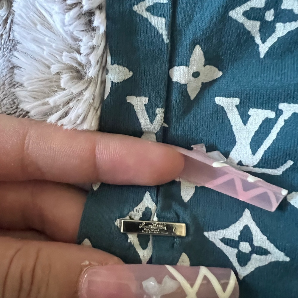 Authentic Louis Vuitton tshirt. - Picture 3 of 7